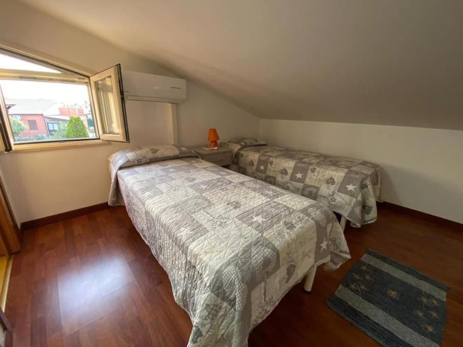 Villa Le Coccinelle: Beachfront Retreat with Pool Access Near Cefalù Campofelice Di Roccella Exterior photo