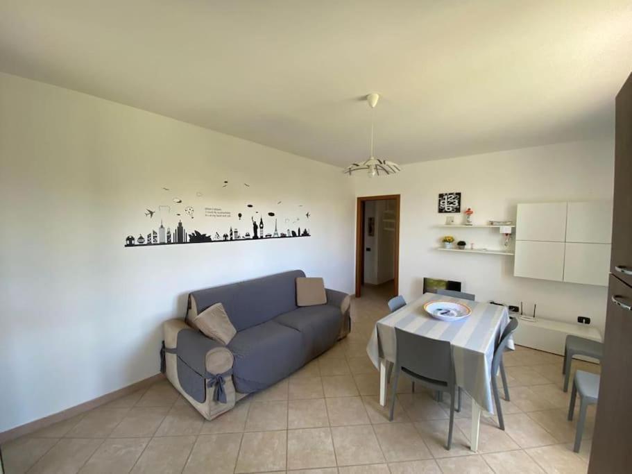 Villa Le Coccinelle: Beachfront Retreat with Pool Access Near Cefalù Campofelice Di Roccella Exterior photo